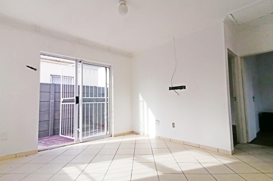 6 Bedroom Property for Sale in Broadlands Village Western Cape